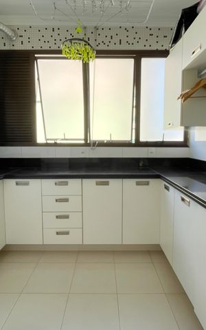 Apartamento à venda com 250m², 4 quartos e 4 vagas Apartamento à venda com 250m², 4 quartos e 4 vagasÁrea de serviço