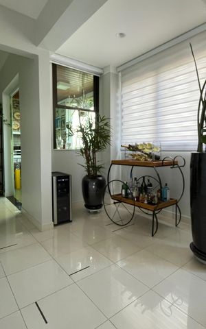 Apartamento à venda com 250m², 4 quartos e 4 vagas Apartamento à venda com 250m², 4 quartos e 4 vagasCopa