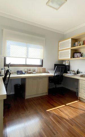 Apartamento à venda com 250m², 4 quartos e 4 vagas Apartamento à venda com 250m², 4 quartos e 4 vagasQuarto