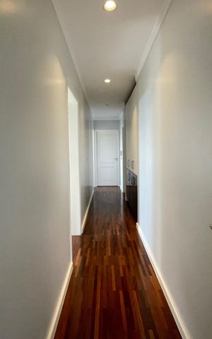 Apartamento à venda com 250m², 4 quartos e 4 vagas Apartamento à venda com 250m², 4 quartos e 4 vagasCorredor