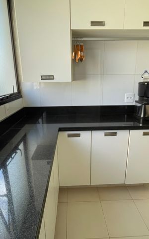 Apartamento à venda com 250m², 4 quartos e 4 vagas Apartamento à venda com 250m², 4 quartos e 4 vagasÁrea de serviço