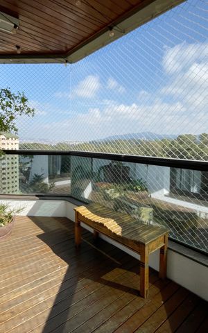 Apartamento à venda com 250m², 4 quartos e 4 vagas Apartamento à venda com 250m², 4 quartos e 4 vagasVaranda da Sala