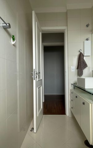 Apartamento à venda com 250m², 4 quartos e 4 vagas Apartamento à venda com 250m², 4 quartos e 4 vagasBanheiro da Suíte 3