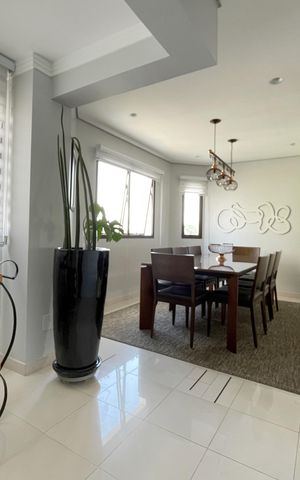 Apartamento à venda com 250m², 4 quartos e 4 vagas Apartamento à venda com 250m², 4 quartos e 4 vagasCopa