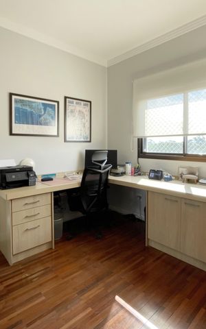 Apartamento à venda com 250m², 4 quartos e 4 vagas Apartamento à venda com 250m², 4 quartos e 4 vagasQuarto