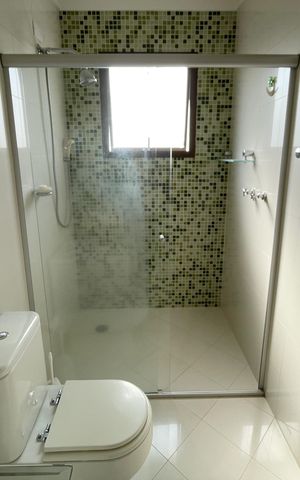 Apartamento à venda com 250m², 4 quartos e 4 vagas Apartamento à venda com 250m², 4 quartos e 4 vagasBanheiro da Suíte 3
