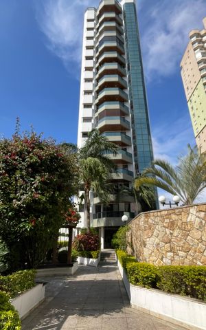 Apartamento à venda com 250m², 4 quartos e 4 vagas Apartamento à venda com 250m², 4 quartos e 4 vagasFachada