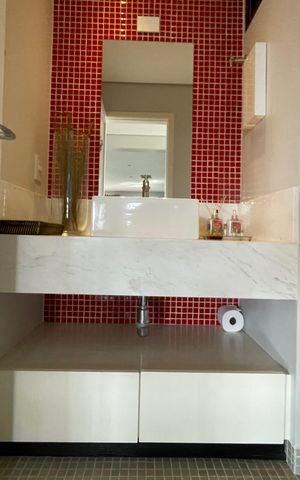 Apartamento à venda com 250m², 4 quartos e 4 vagas Apartamento à venda com 250m², 4 quartos e 4 vagasBanheiro social