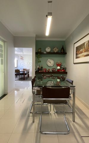 Apartamento à venda com 250m², 4 quartos e 4 vagas Apartamento à venda com 250m², 4 quartos e 4 vagasCopa