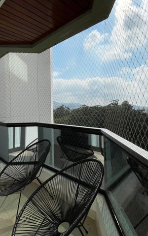 Apartamento à venda com 250m², 4 quartos e 4 vagas Apartamento à venda com 250m², 4 quartos e 4 vagasVaranda da Suíte