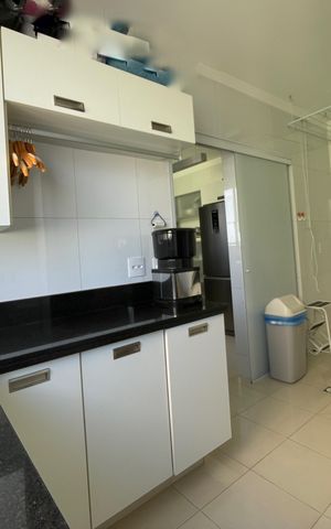 Apartamento à venda com 250m², 4 quartos e 4 vagas Apartamento à venda com 250m², 4 quartos e 4 vagasÁrea de serviço