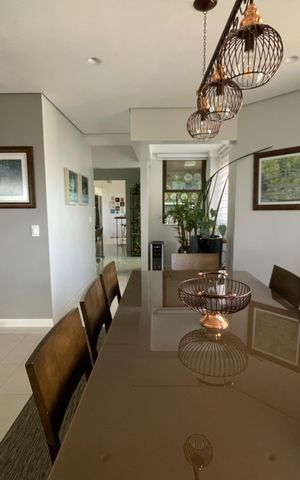 Apartamento à venda com 250m², 4 quartos e 4 vagas Apartamento à venda com 250m², 4 quartos e 4 vagasSala de Jantar