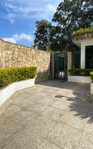 Apartamento à venda com 250m², 4 quartos e 4 vagas Apartamento à venda com 250m², 4 quartos e 4 vagasÁrea comum