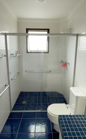 Apartamento à venda com 250m², 4 quartos e 4 vagas Apartamento à venda com 250m², 4 quartos e 4 vagasBanheiro suíte 2