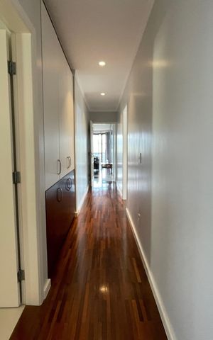 Apartamento à venda com 250m², 4 quartos e 4 vagas Apartamento à venda com 250m², 4 quartos e 4 vagasCorredor