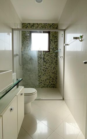 Apartamento à venda com 250m², 4 quartos e 4 vagas Apartamento à venda com 250m², 4 quartos e 4 vagasBanheiro da Suíte 3