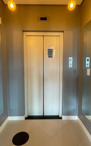 Apartamento à venda com 250m², 4 quartos e 4 vagas Apartamento à venda com 250m², 4 quartos e 4 vagasÁrea comum