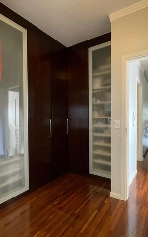 Apartamento à venda com 250m², 4 quartos e 4 vagas Apartamento à venda com 250m², 4 quartos e 4 vagasCloset da Suíte