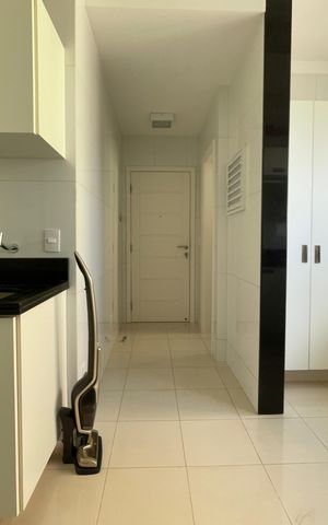 Apartamento à venda com 250m², 4 quartos e 4 vagas Apartamento à venda com 250m², 4 quartos e 4 vagasÁrea de serviço