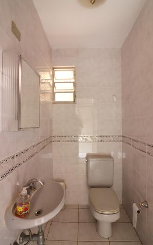 Casa para alugar com 131m², 3 quartos e 6 vagasBanheiro