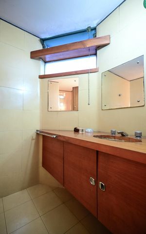 Casa à venda com 374m², 4 quartos e 3 vagasBanheiro Suíte 1