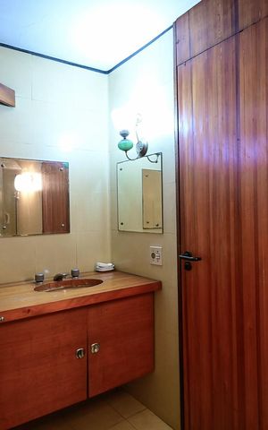 Casa à venda com 374m², 4 quartos e 3 vagasBanheiro Suíte 1