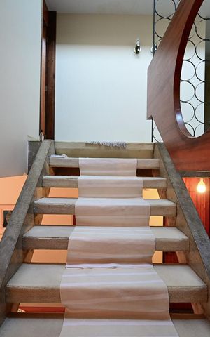 Casa à venda com 374m², 4 quartos e 3 vagasEscada