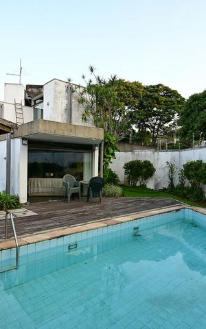 Casa à venda com 374m², 4 quartos e 3 vagasPiscina