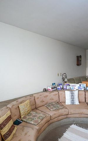 Casa à venda com 374m², 4 quartos e 3 vagasSala de Tv