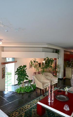 Casa à venda com 374m², 4 quartos e 3 vagasSala