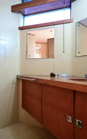 Casa à venda com 374m², 4 quartos e 3 vagasBanheiro Suíte 1