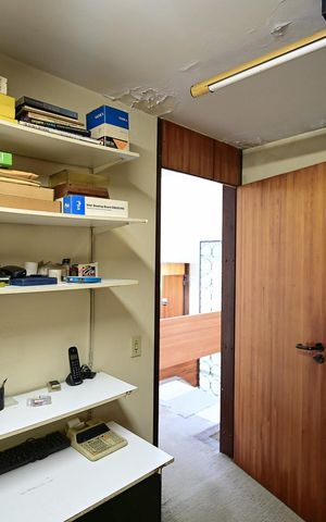 Casa à venda com 374m², 4 quartos e 3 vagasEscritório