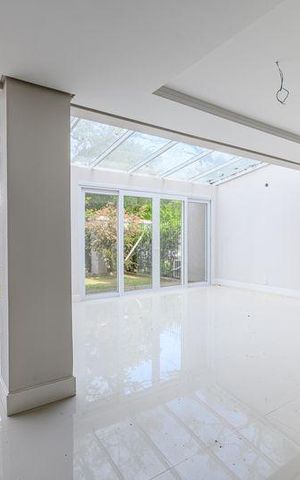 Casa à venda com 294m², 3 quartos e 3 vagas Casa à venda com 294m², 3 quartos e 3 vagasCasa 10