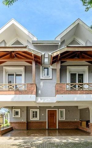 Casa à venda com 294m², 3 quartos e 3 vagas Casa à venda com 294m², 3 quartos e 3 vagasCasa 10