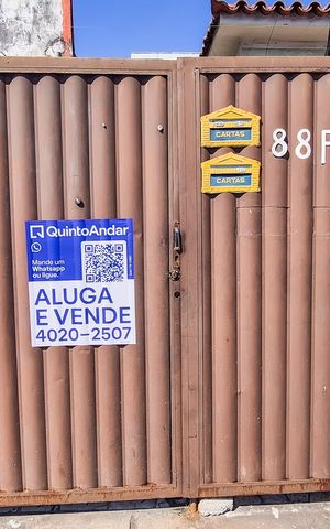 Casa à venda com 70m², 2 quartos e 1 vagaGaragem  e plaquinha 