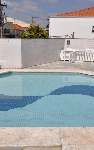Apartamento à venda com 230m², 4 quartos e 4 vagasÁrea comum - Piscina