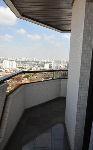 Apartamento à venda com 230m², 4 quartos e 4 vagasSacada da Suíte 3