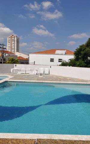 Apartamento à venda com 230m², 4 quartos e 4 vagasÁrea comum - Piscina