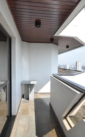 Apartamento à venda com 230m², 4 quartos e 4 vagasSacada da Sala