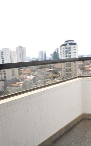 Apartamento à venda com 230m², 4 quartos e 4 vagasSacada da Sala