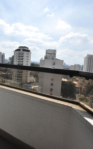 Apartamento à venda com 230m², 4 quartos e 4 vagasSacada da Suíte 2
