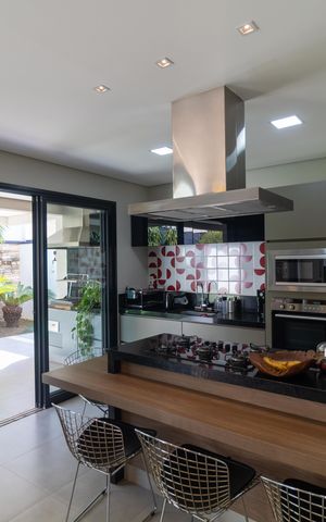 Casa de condomínio à venda com 280m², 4 quartos e 4 vagas Casa de condomínio à venda com 280m², 4 quartos e 4 vagasCozinha