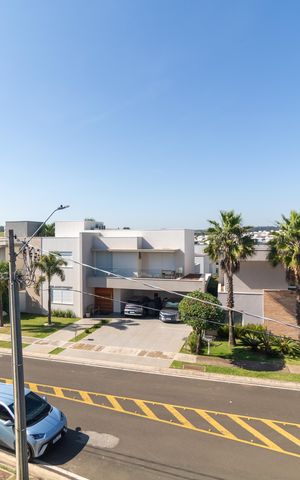 Casa de condomínio à venda com 280m², 4 quartos e 4 vagas Casa de condomínio à venda com 280m², 4 quartos e 4 vagasVista da Sacada da Suite 03