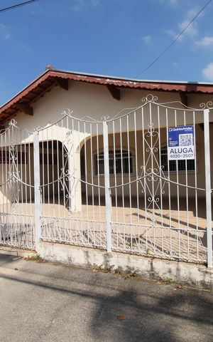 Casa para alugar com 113m², 3 quartos e 3 vagasPlaquinha