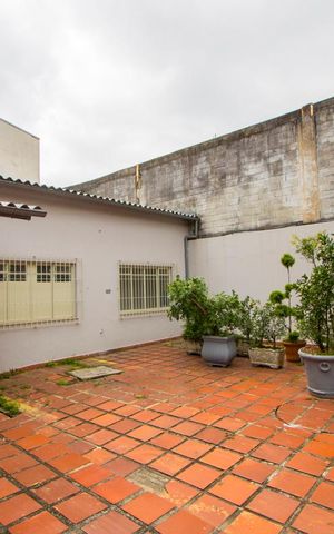 Casa para alugar com 360m², 3 quartos e 6 vagasQuintal