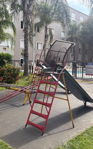 Apartamento para alugar com 37m², 2 quartos e 1 vaga Apartamento para alugar com 37m², 2 quartos e 1 vagaÁrea comum - Playground