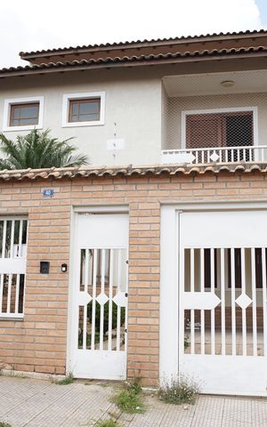 Casa à venda com 350m², 3 quartos e 3 vagasFachada