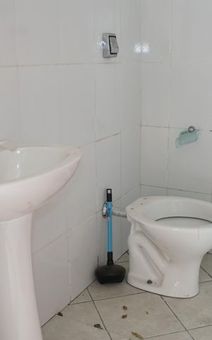 Casa à venda com 350m², 3 quartos e 3 vagasBanheiro 2