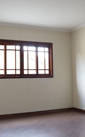 Casa à venda com 350m², 3 quartos e 3 vagasSala de TV