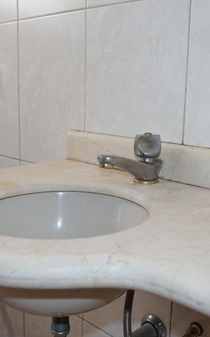 Casa à venda com 350m², 3 quartos e 3 vagasBanheiro 1